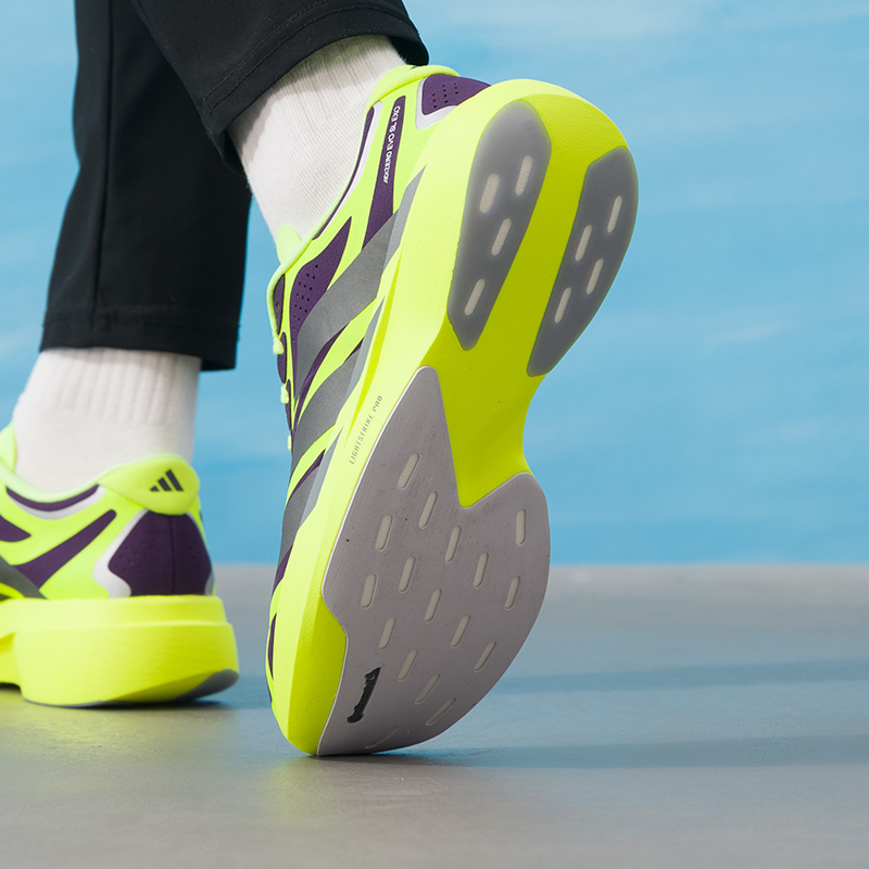 アディダス メンズシューズ オリジナル 軽量 ロードランニン - Lightweight Road Running Shoes のレビューと価格