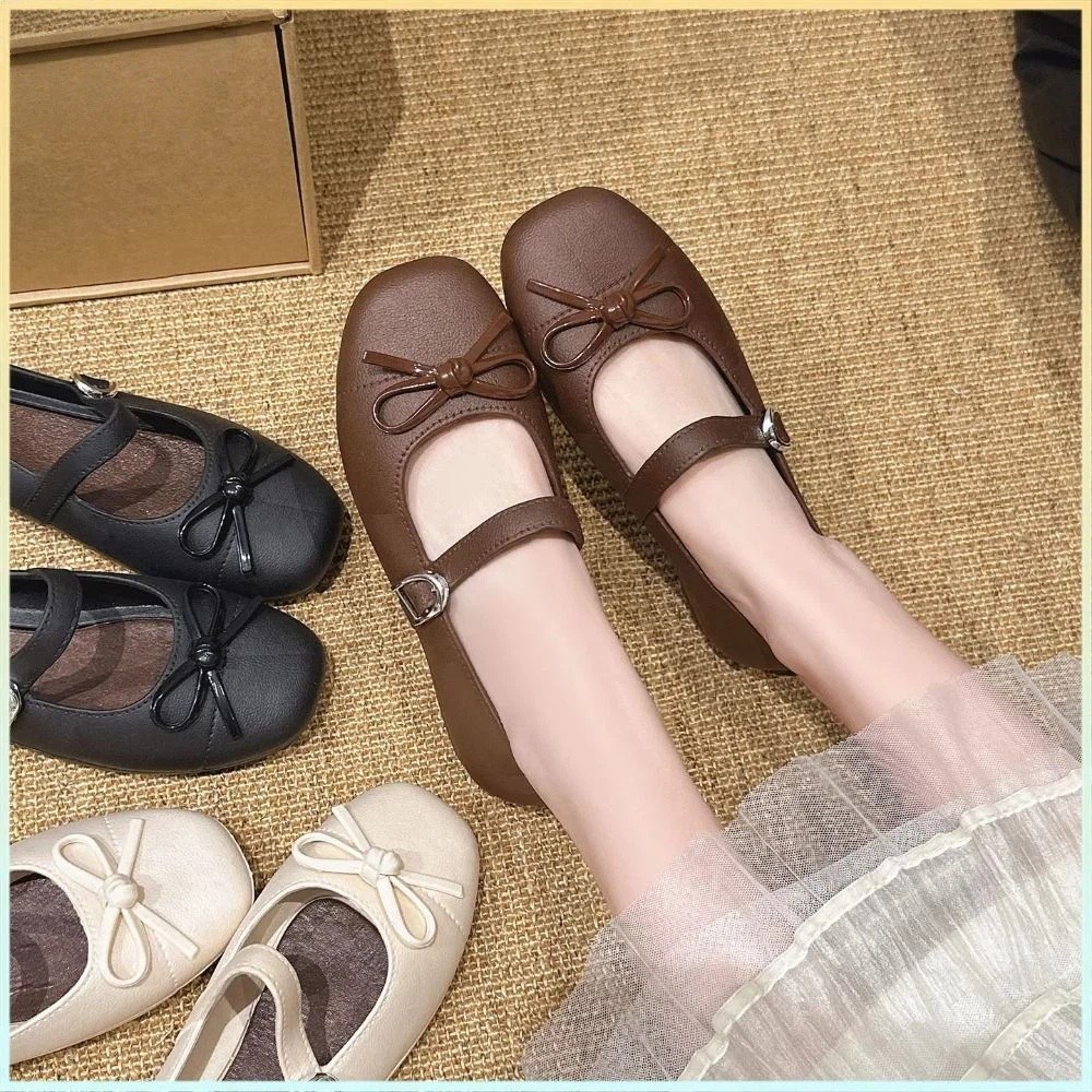 上品なパールとリボンがアクセントの女性用サンダル。滑り止め加 - Sandals のレビューと価格