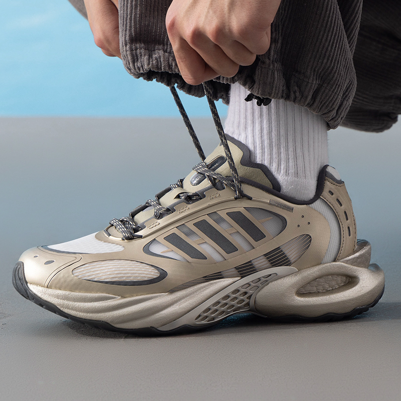 アディダス メンズ＆レディースシューズ オリジナル 軽量 ロ - Lightweight Road Running Shoes のレビューと価格