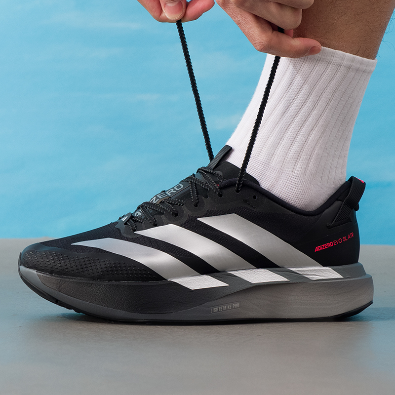 アディダス メンズシューズ オリジナル 軽量 ロードランニン - Lightweight Road Running Shoes のレビューと価格